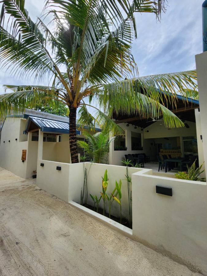 Отель Dhigurah Dhonveli Boutique Экстерьер фото